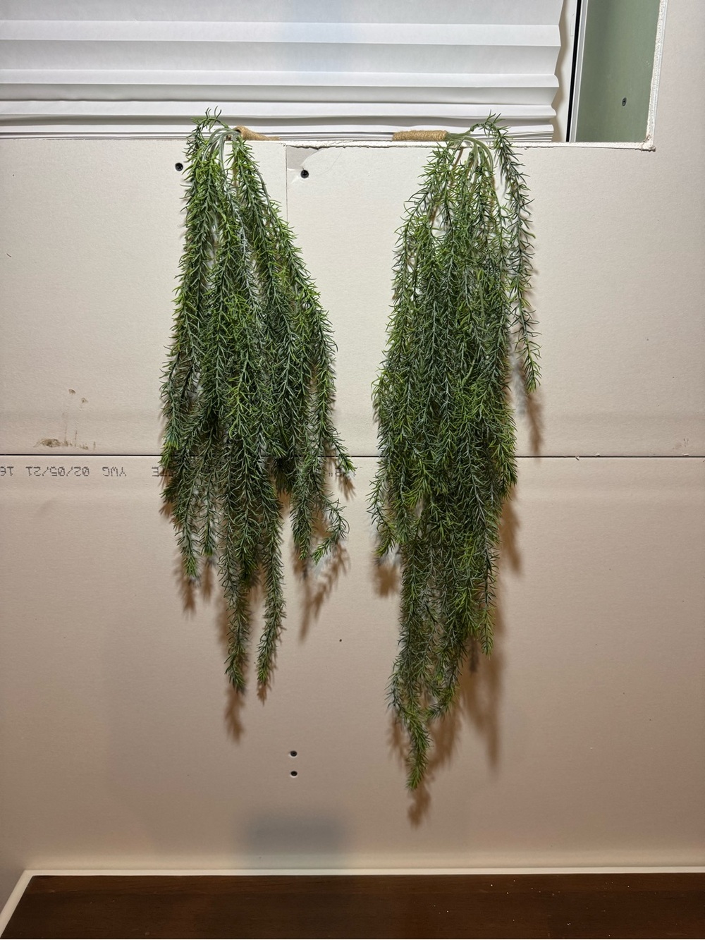 Artificial Hanging Greenery Garland - Lush Green Decorative Spray